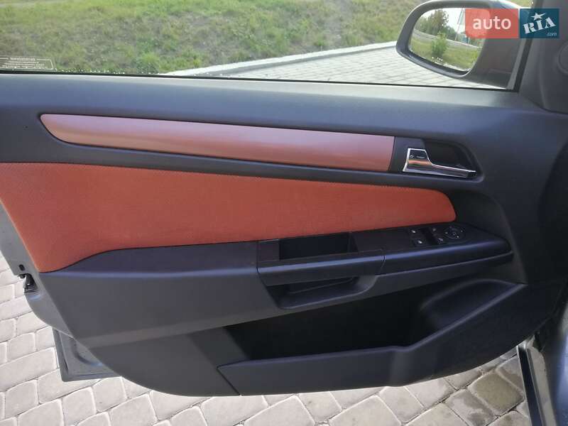 Универсал Opel Astra 2005 в Луцке