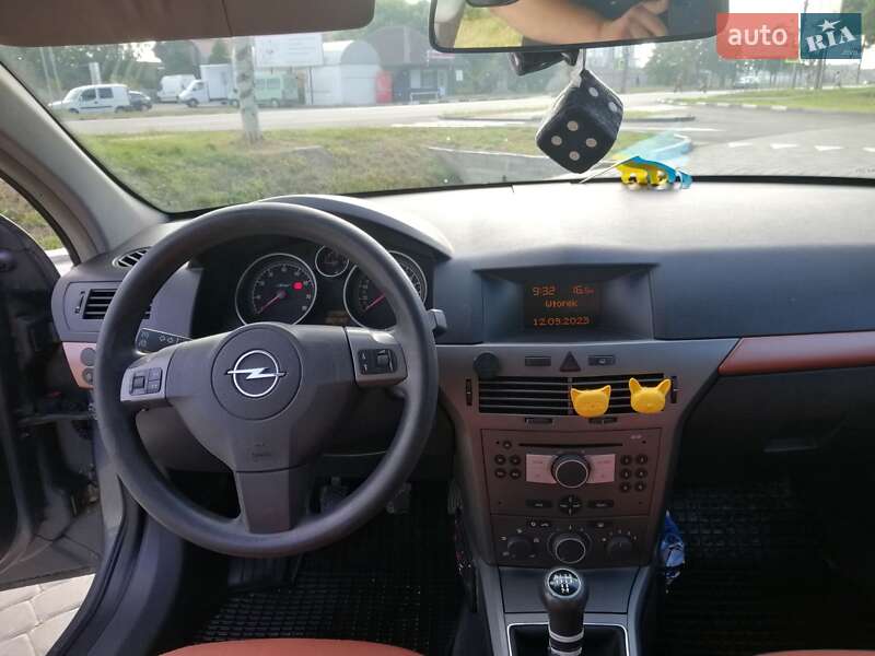 Универсал Opel Astra 2005 в Луцке