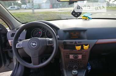 Универсал Opel Astra 2005 в Луцке