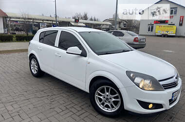 Хэтчбек Opel Astra 2012 в Киеве