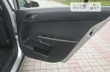 Седан Opel Astra 2009 в Тернополе