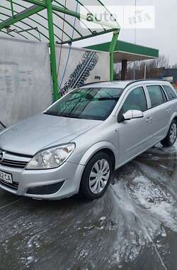 Універсал Opel Astra 2008 в Сумах