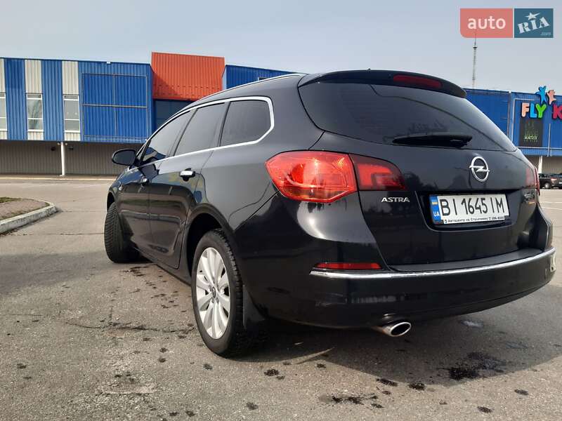 Универсал Opel Astra 2012 в Кременчуге