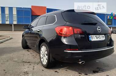 Универсал Opel Astra 2012 в Кременчуге