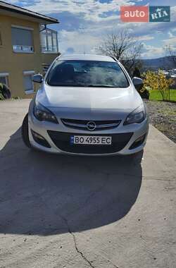 Универсал Opel Astra 2013 в 