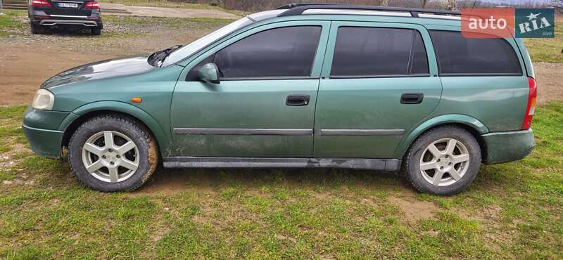 Универсал Opel Astra 1998 в Рахове