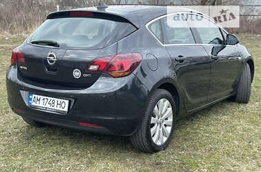 Хэтчбек Opel Astra 2012 в Житомире