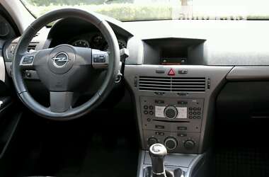 Хетчбек Opel Astra 2006 в Запоріжжі