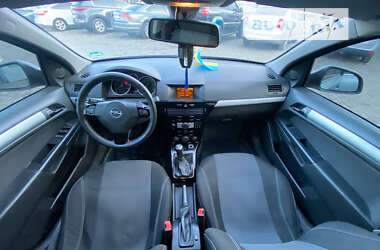 Универсал Opel Astra 2010 в Кривом Роге