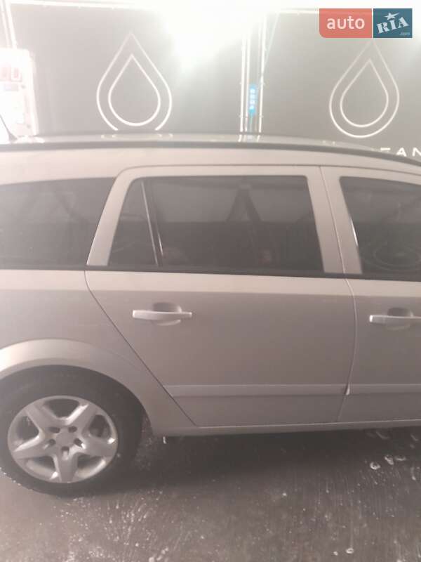 Универсал Opel Astra 2007 в Заставной