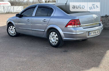 Седан Opel Astra 2008 в Надвірній