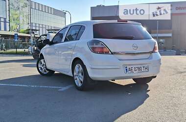 Хэтчбек Opel Astra 2012 в Днепре