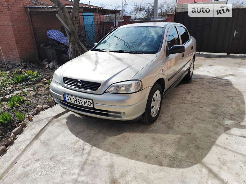 Седан Opel Astra 2006 в Харькове