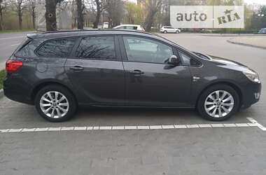 Універсал Opel Astra 2012 в Луцьку