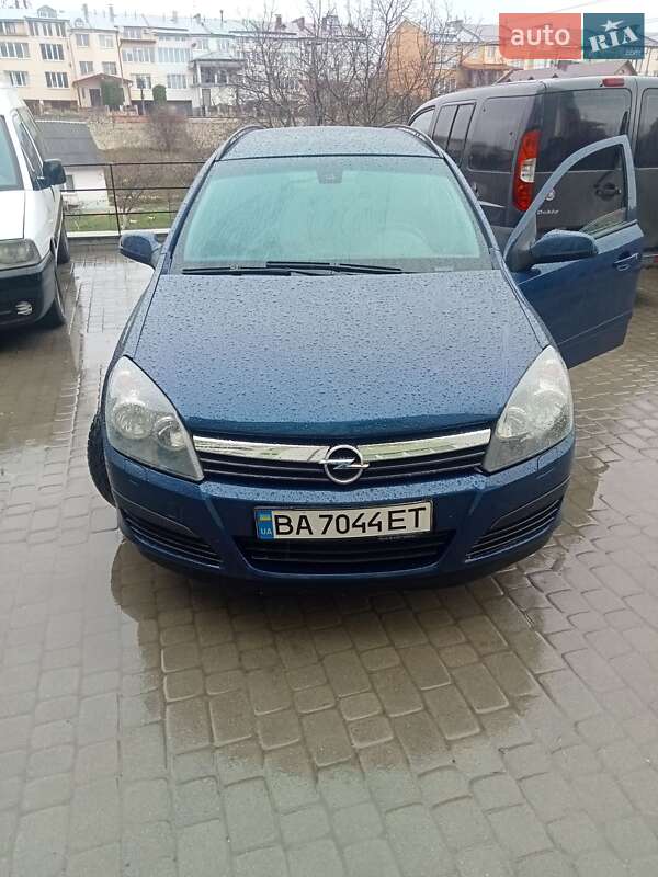 Универсал Opel Astra 2006 в Новомиргороде