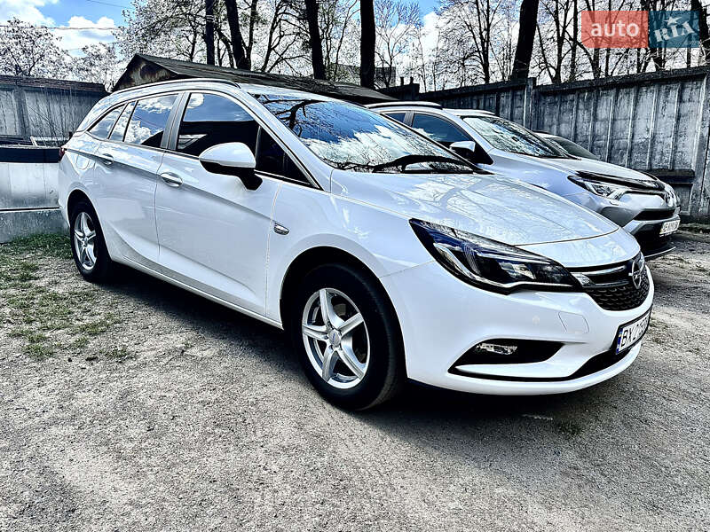 Универсал Opel Astra 2018 в 