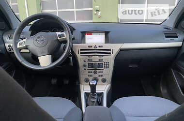 Универсал Opel Astra 2008 в Мостиске