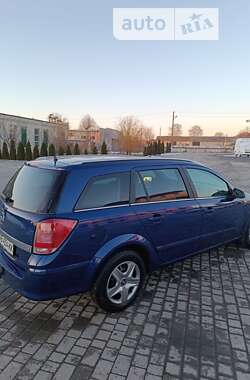 Універсал Opel Astra 2005 в Іллінцях