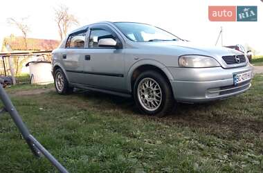 Хэтчбек Opel Astra 2000 в 