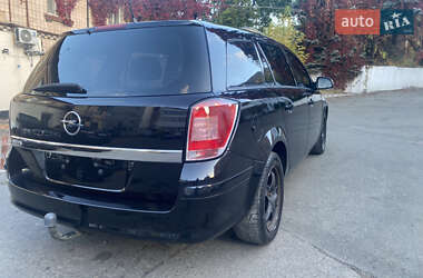 Универсал Opel Astra 2011 в 