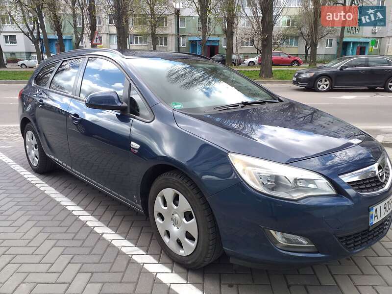 Универсал Opel Astra 2011 в Белой Церкви