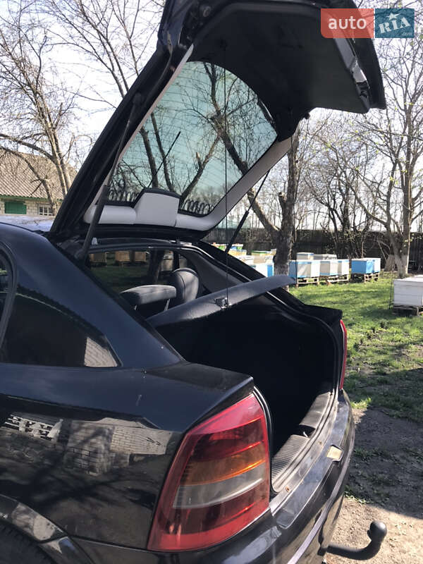 Хетчбек Opel Astra 2003 в Шишаках