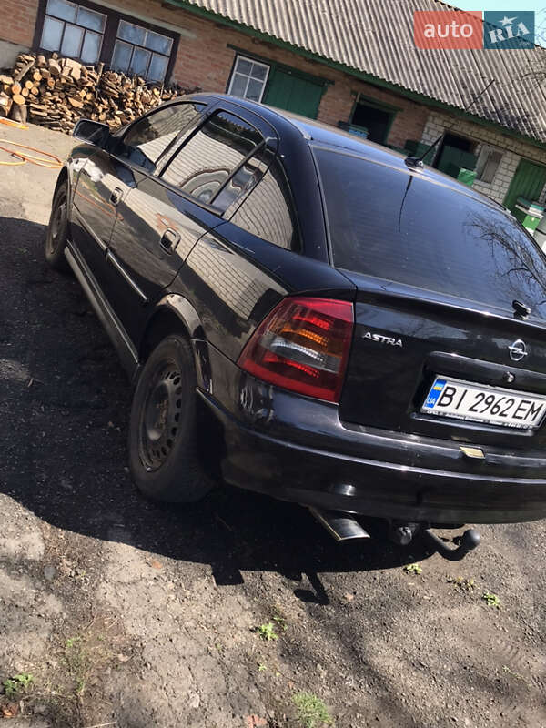 Хетчбек Opel Astra 2003 в Шишаках