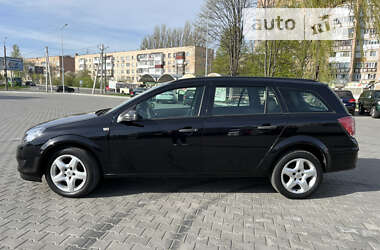 Универсал Opel Astra 2009 в Киверцах