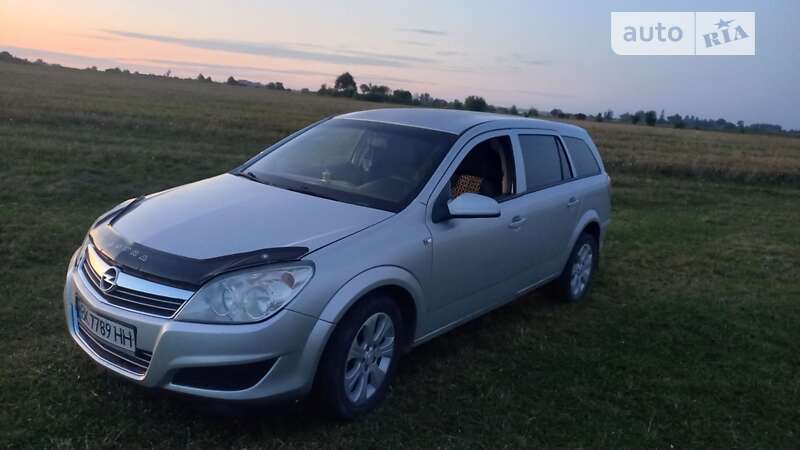 Універсал Opel Astra 2009 в Дубні