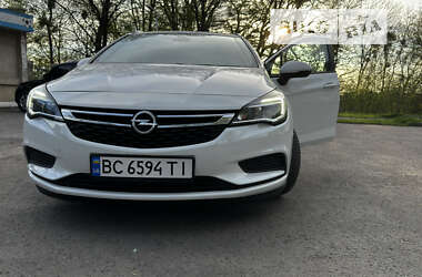 Универсал Opel Astra 2018 в Золочеве