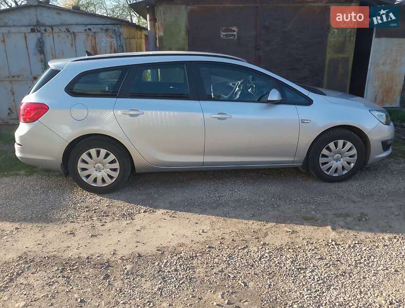 Универсал Opel Astra 2014 в Коломые