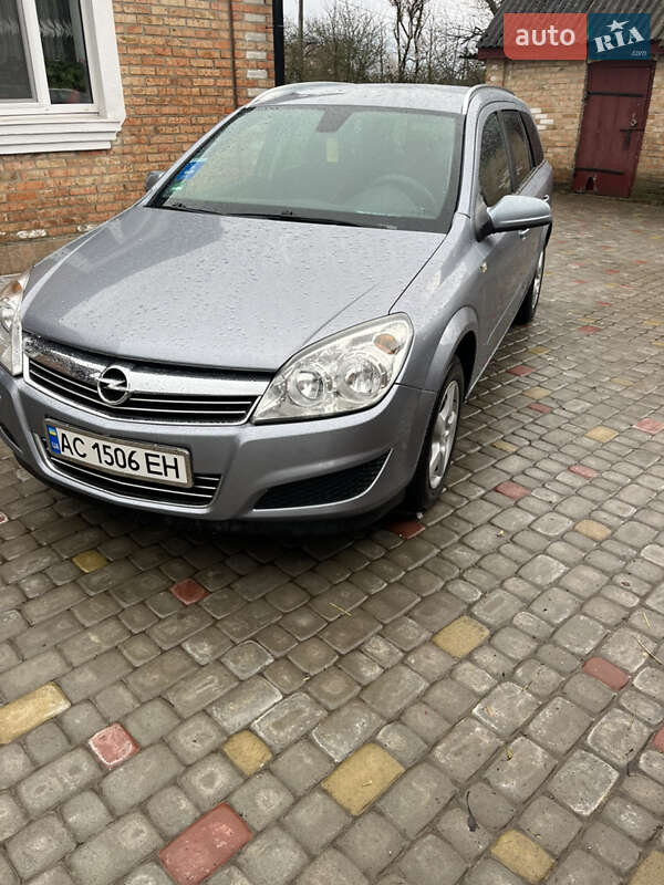 Універсал Opel Astra 2008 в Луцьку