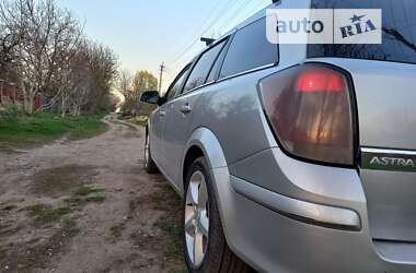 Універсал Opel Astra 2010 в Харкові