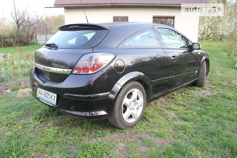 Купе Opel Astra 2008 в Киеве