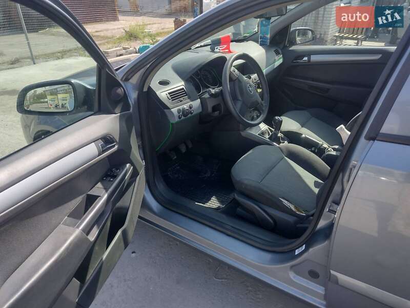 Универсал Opel Astra 2005 в Запорожье