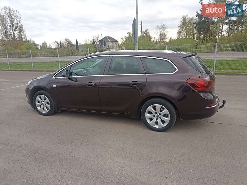 Универсал Opel Astra 2014 в Ковеле