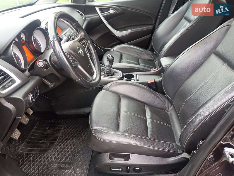 Универсал Opel Astra 2014 в Ковеле