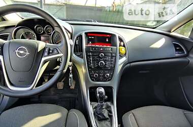 Универсал Opel Astra 2014 в Львове