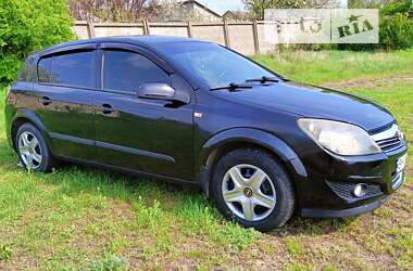 Хэтчбек Opel Astra 2008 в Раздельной