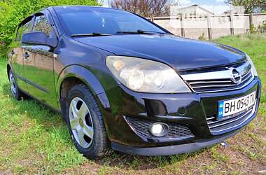 Хэтчбек Opel Astra 2008 в Раздельной