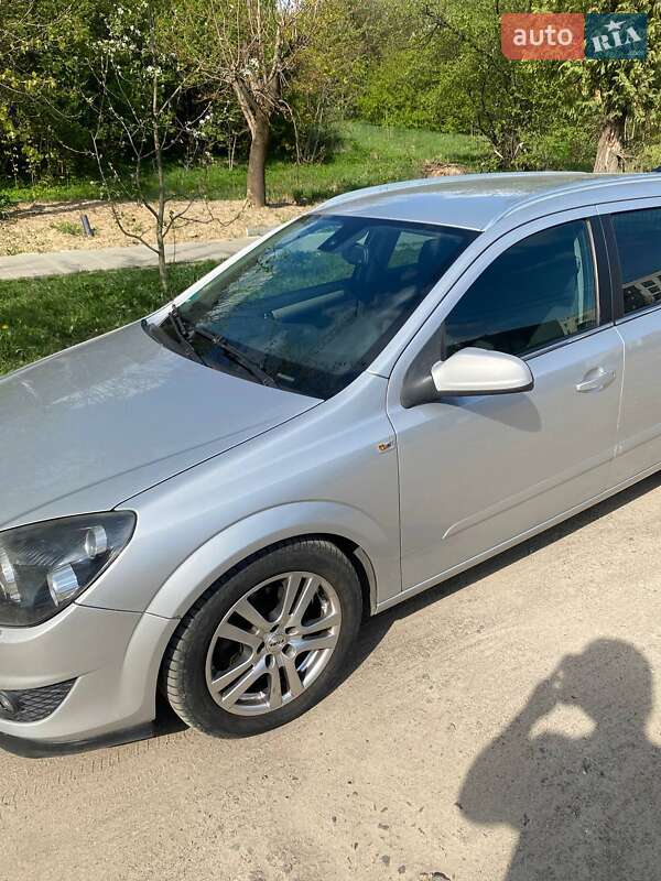Універсал Opel Astra 2008 в Львові