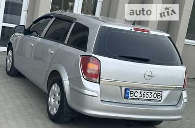 Універсал Opel Astra 2009 в Дрогобичі