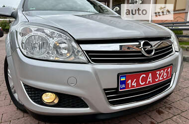 Універсал Opel Astra 2010 в Стрию