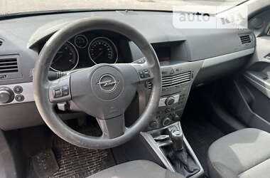 Универсал Opel Astra 2005 в Киеве