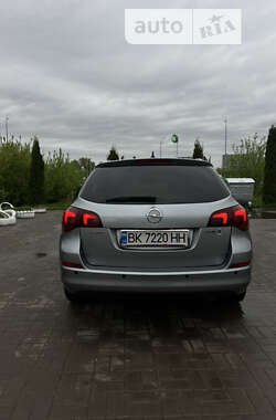 Универсал Opel Astra 2011 в Дубно