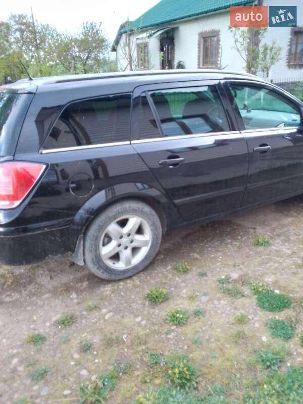 Универсал Opel Astra 2005 в Вижнице