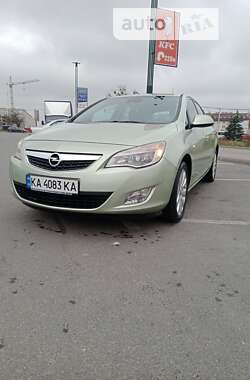 Хэтчбек Opel Astra 2012 в Софиевской Борщаговке