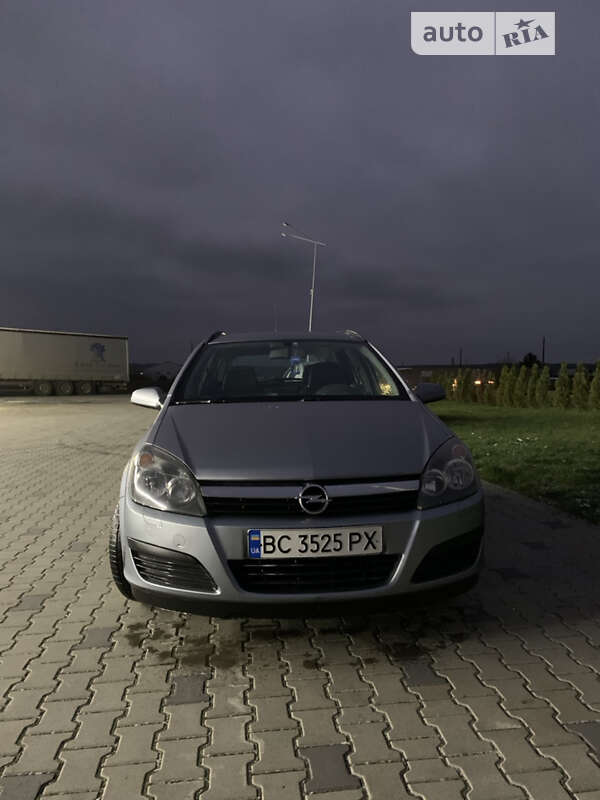Универсал Opel Astra 2005 в Яворове