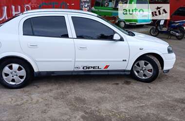 Седан Opel Astra 2003 в Заречном