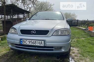 Седан Opel Astra 2004 в Львові